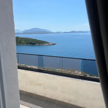 Besnik * Sarandë