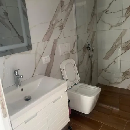 Apartament Besnik