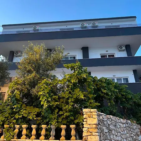 Apartament Besnik