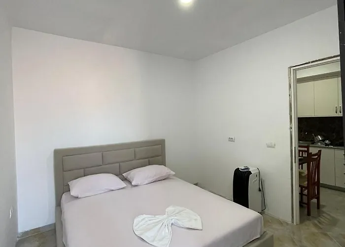 Besnik Appartement Saranda